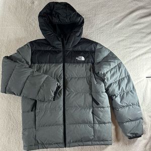 Men’s medium north face gray puffer jacket